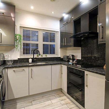 Nice 2 Bed House, Office, Wi-Fi, Free Parking Belfast Bagian luar foto
