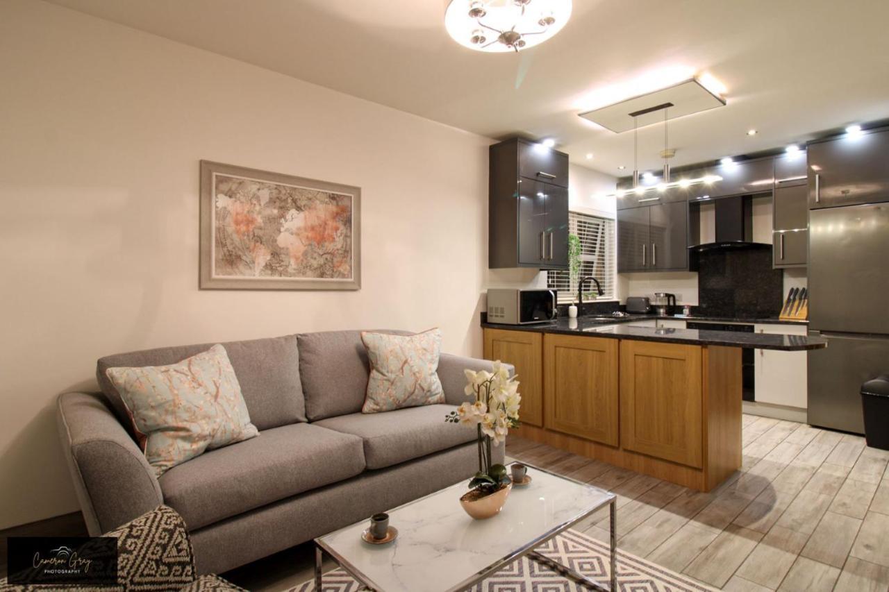Nice 2 Bed House, Office, Wi-Fi, Free Parking Belfast Bagian luar foto