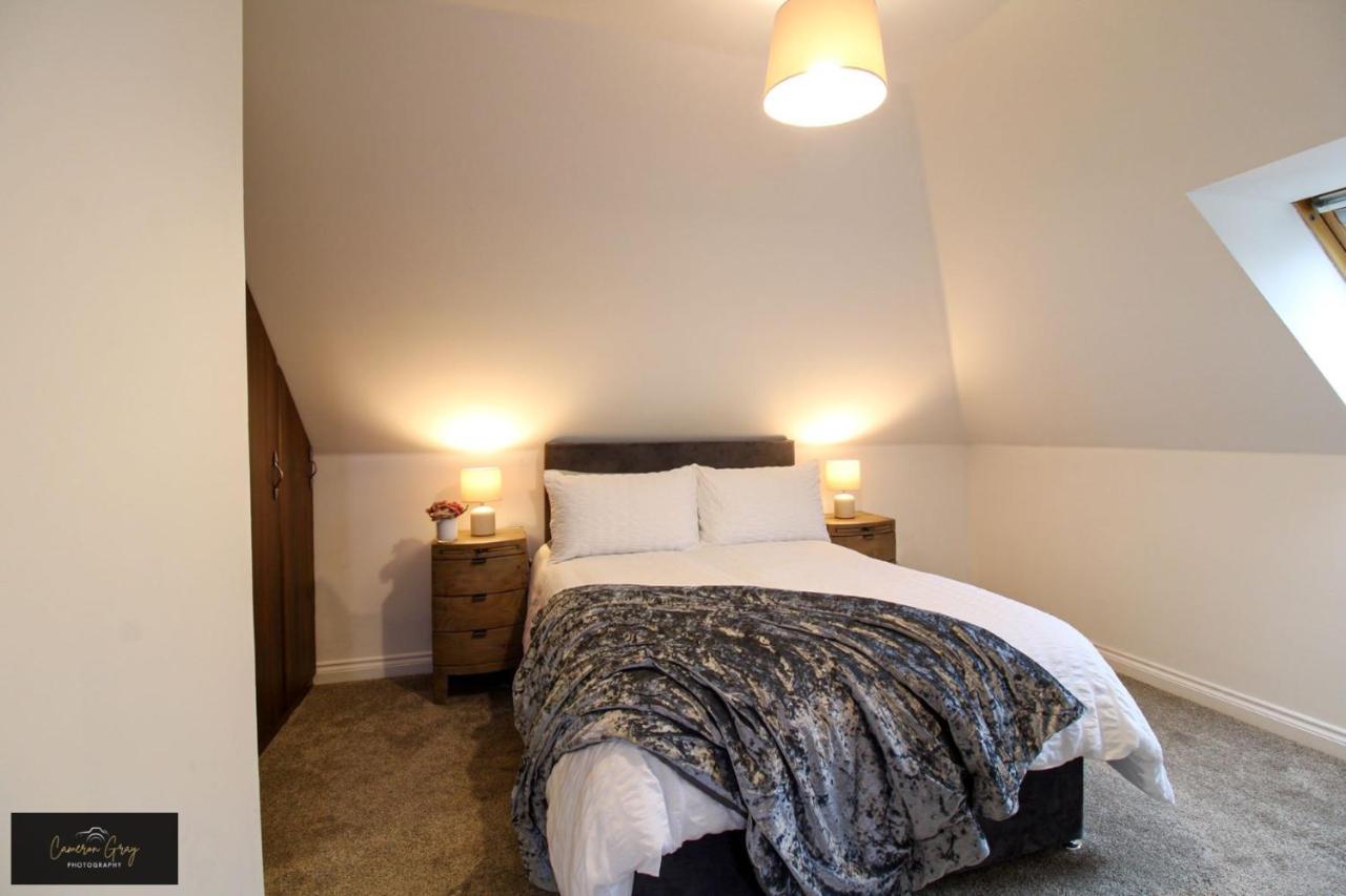 Nice 2 Bed House, Office, Wi-Fi, Free Parking Belfast Bagian luar foto