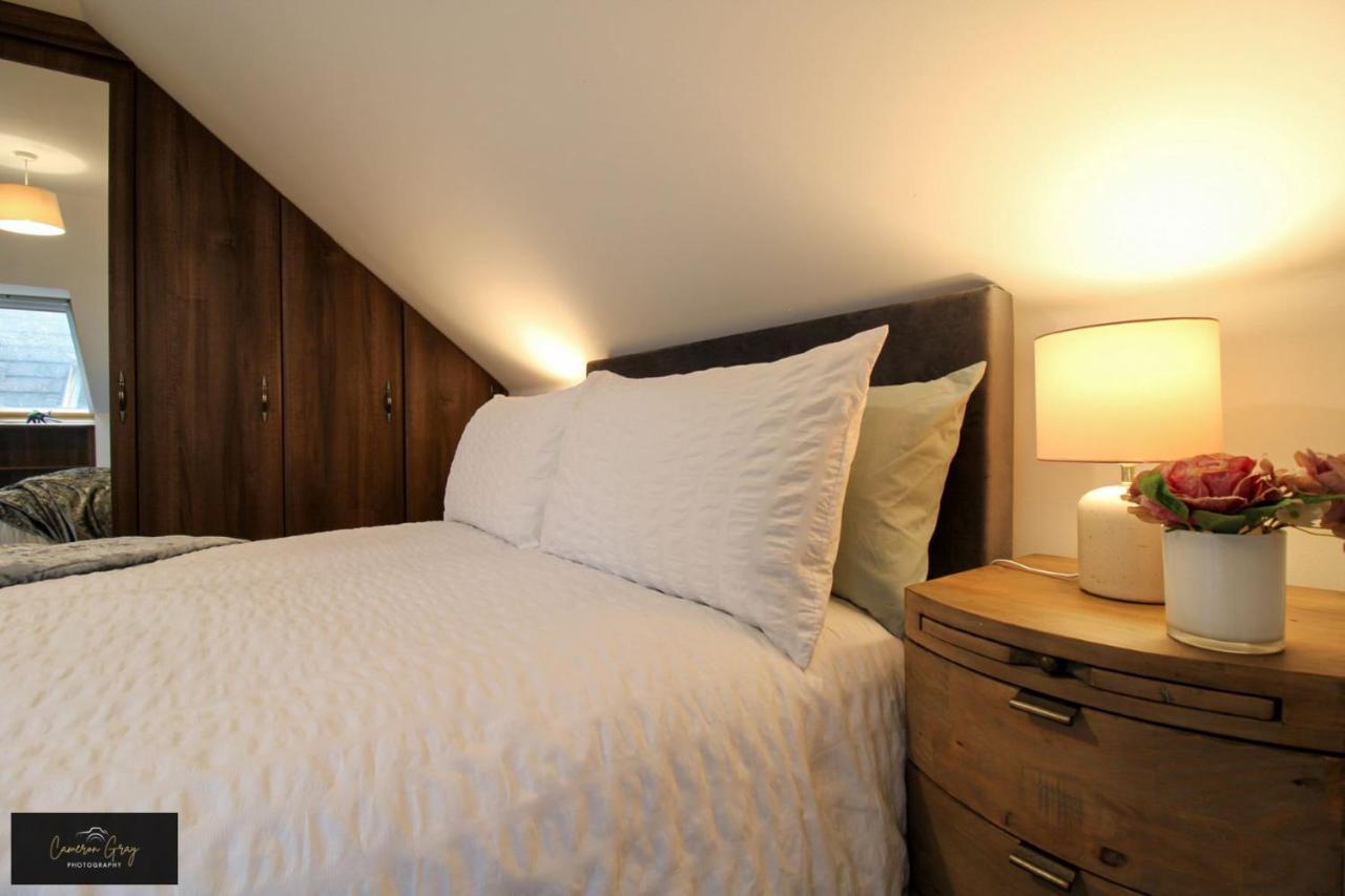 Nice 2 Bed House, Office, Wi-Fi, Free Parking Belfast Bagian luar foto