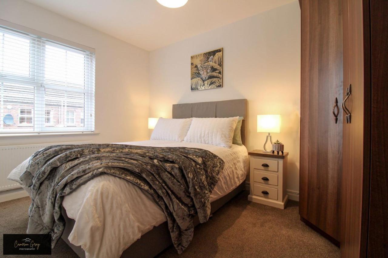 Nice 2 Bed House, Office, Wi-Fi, Free Parking Belfast Bagian luar foto
