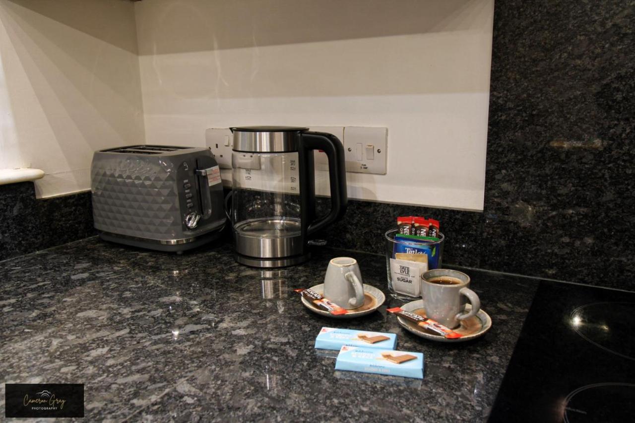 Nice 2 Bed House, Office, Wi-Fi, Free Parking Belfast Bagian luar foto