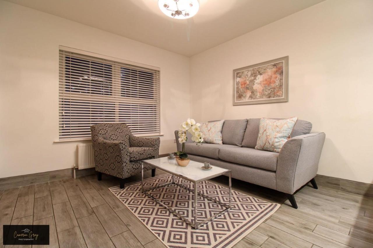 Nice 2 Bed House, Office, Wi-Fi, Free Parking Belfast Bagian luar foto