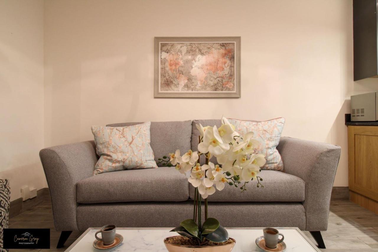 Nice 2 Bed House, Office, Wi-Fi, Free Parking Belfast Bagian luar foto