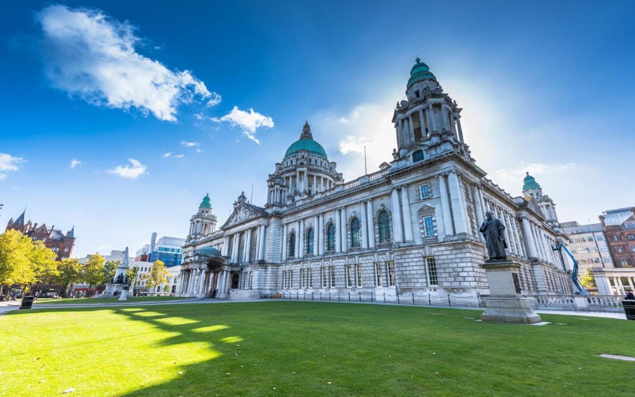 Nice 2 Bed House, Office, Wi-Fi, Free Parking Belfast Bagian luar foto